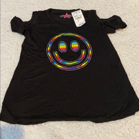 Other - Girls black cold shoulder smile tshirt